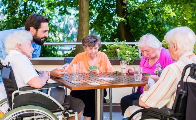 Formation Aes Specialisation Accompagnant Educatif Et Social Clps