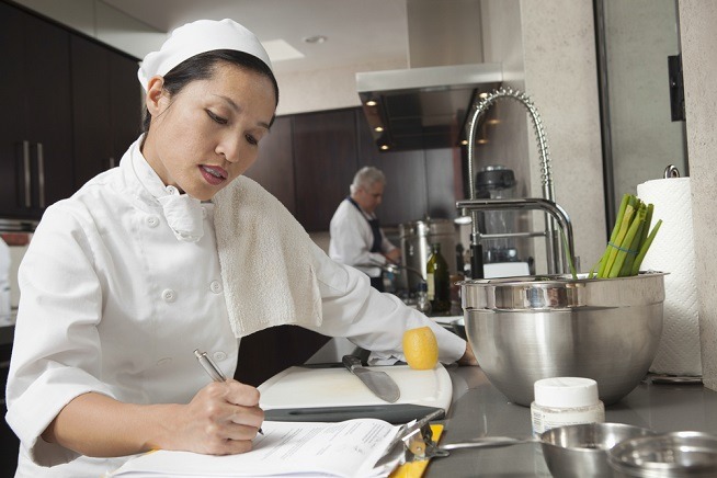 zoom metier commis de cuisine bretagne clps